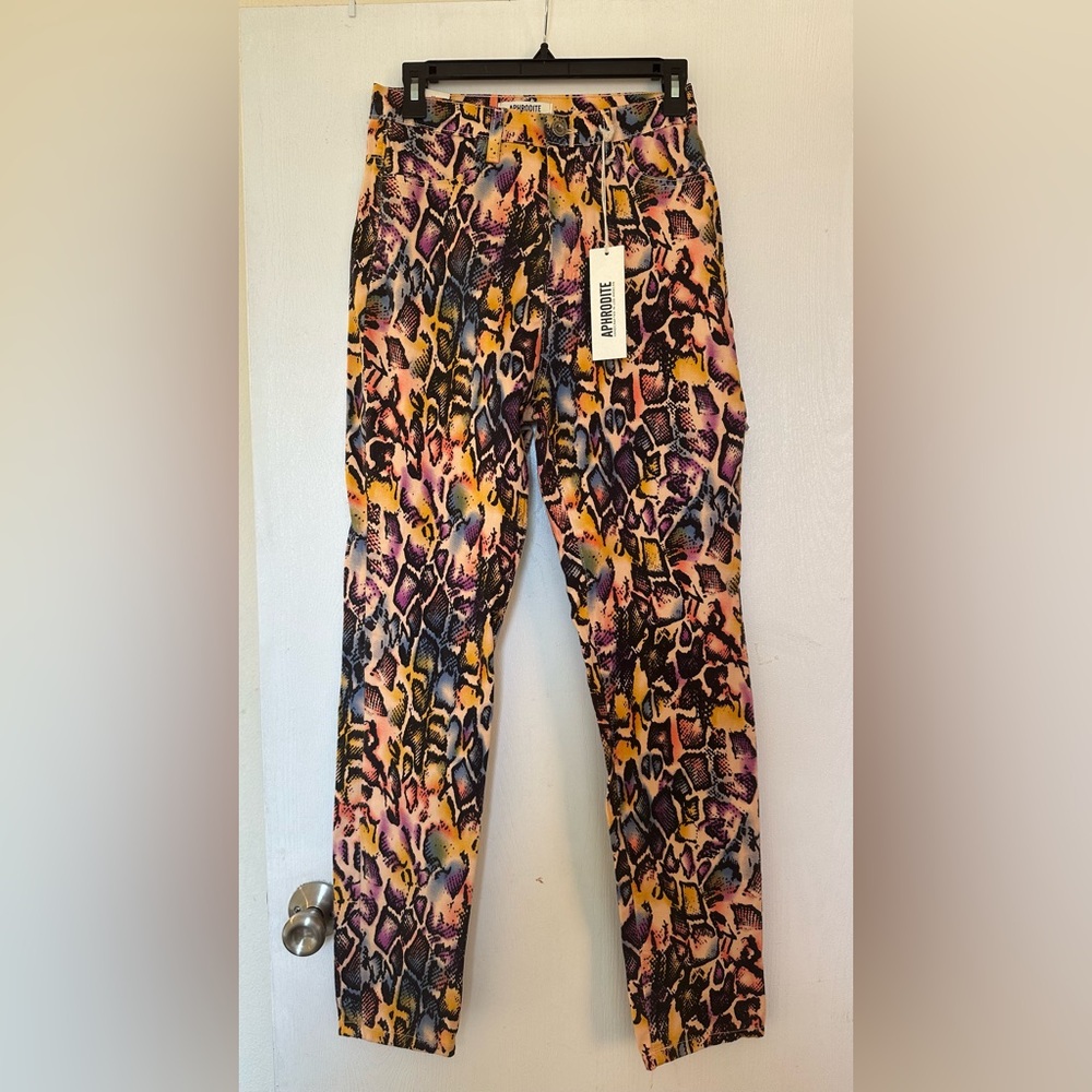 NWT Aphrodite Multi-Color Printed Skinny Jeans!